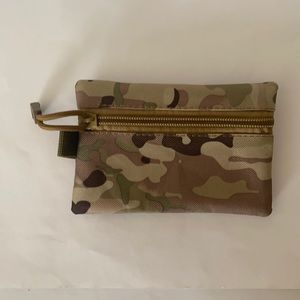 👛 NWOT Sam Camel bag